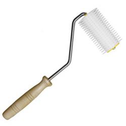 Odvie�kovac� je�ko s plastov�mi hrotmi BEE, dreven� rukov� 3