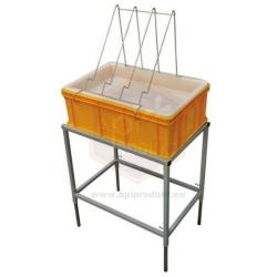 Odvie�kovac� st�l s plastovou va�ou a plastov�m cedn�kom, 200 mm