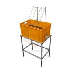 Odvie�kovac� st�l s plastovou va�ou a nerezov�m cedn�kom, 300 mm